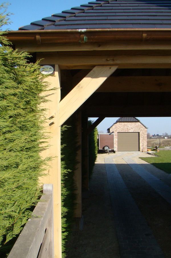  Carport met afgeknot dak 