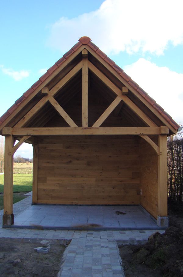 Houten bijgebouw met overdekt terras Nazareth