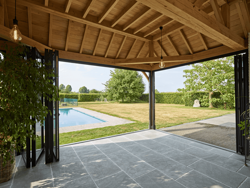 Eiken poolhouse aanbouw in Wakken