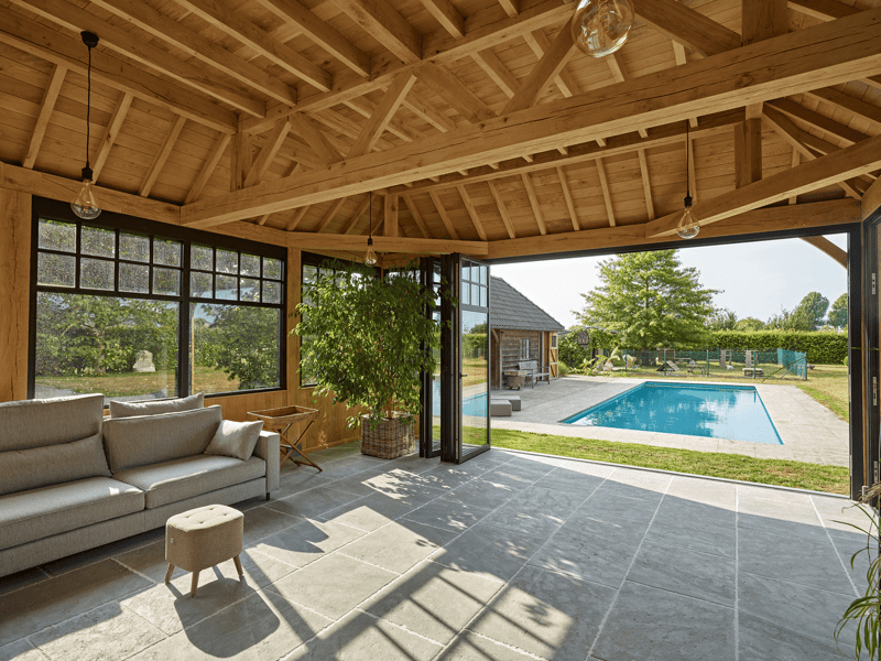 Eiken poolhouse aanbouw in Wakken